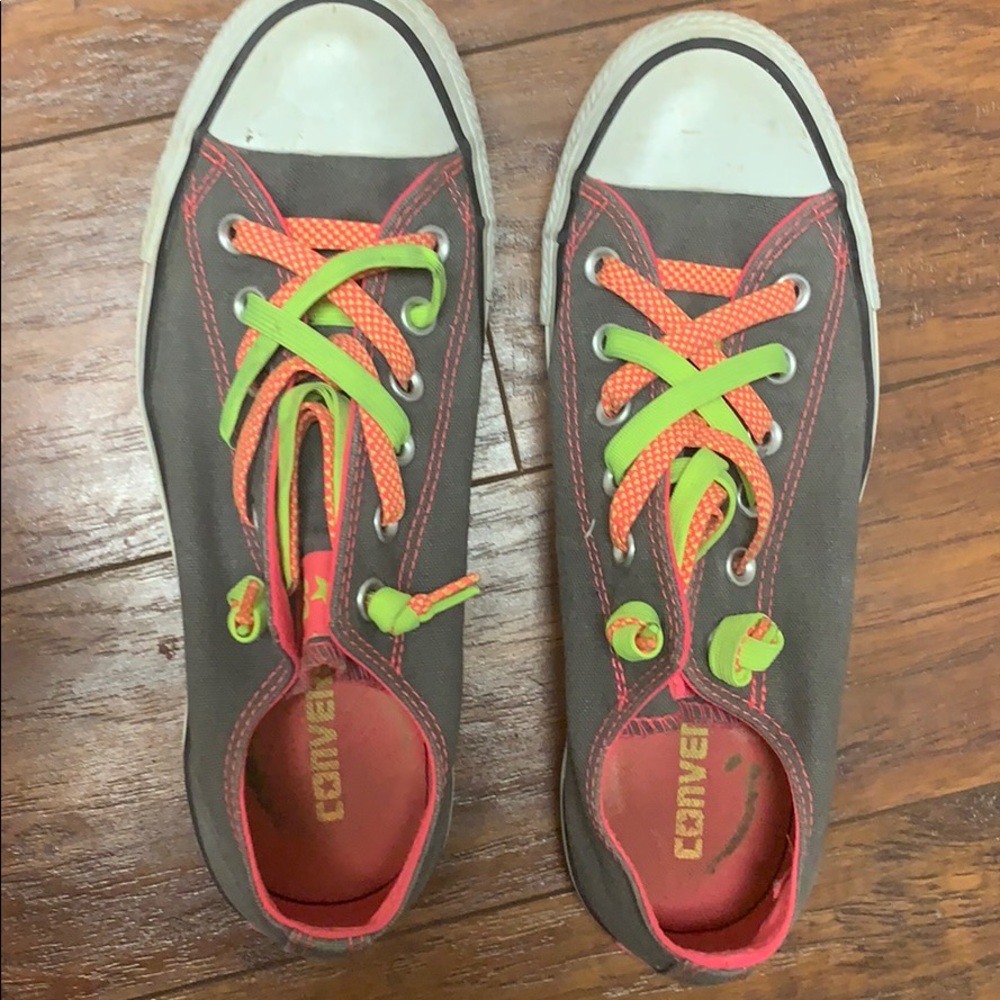 Grey converse colorful shoelaces women’s size 8